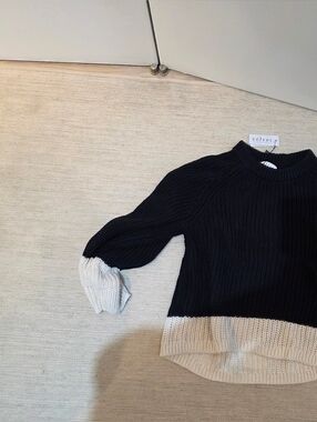 Velvet Black W White Trim  Ribbed Knit Pullover. 100% Cotton.    Size M